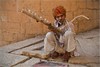 13_DE056_FiddlerOnTheSteps